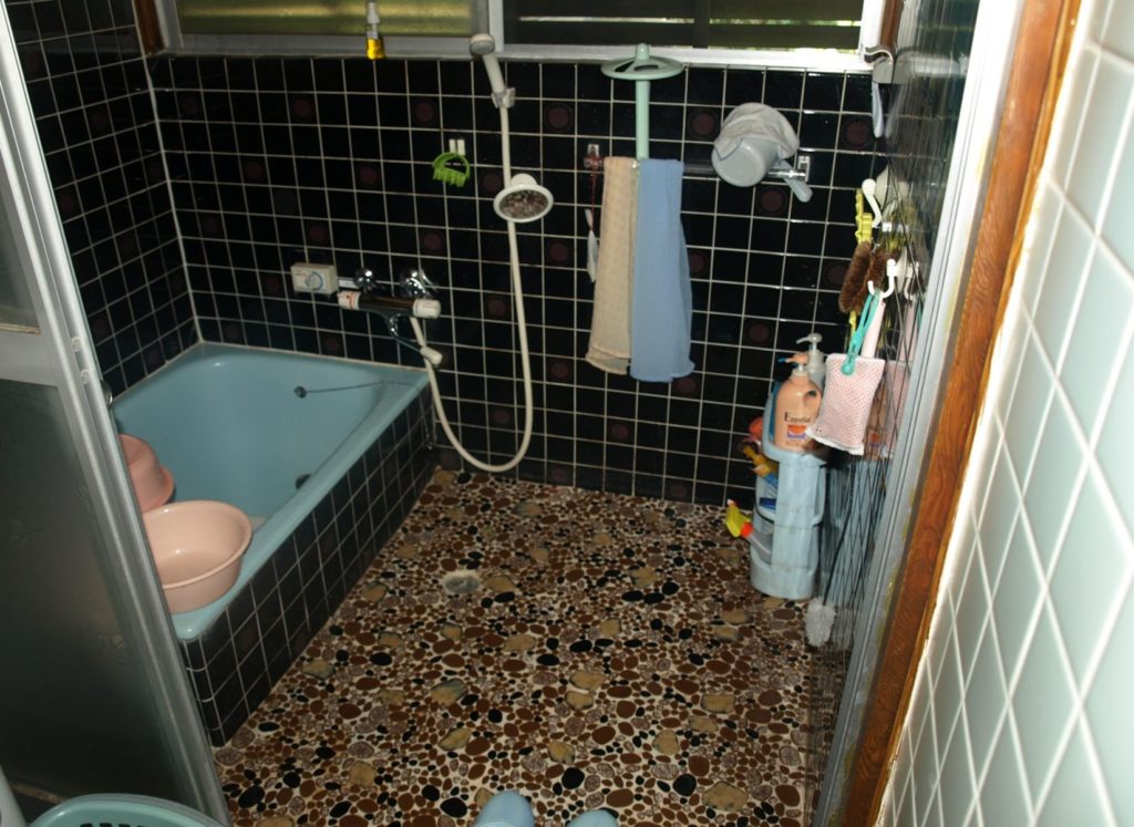 外壁張替え工事・外構工事・キッチン・浴室・トイレ・ＬＤＫ内装工事